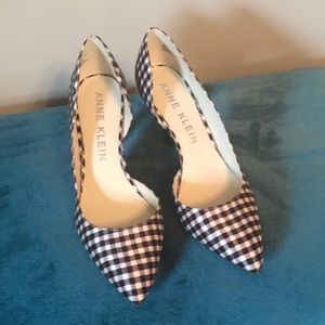 Anne Klein heels size 10